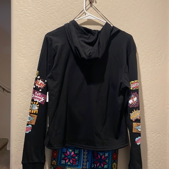 - Woman’s on fire hoodie - Picture 6 of 7